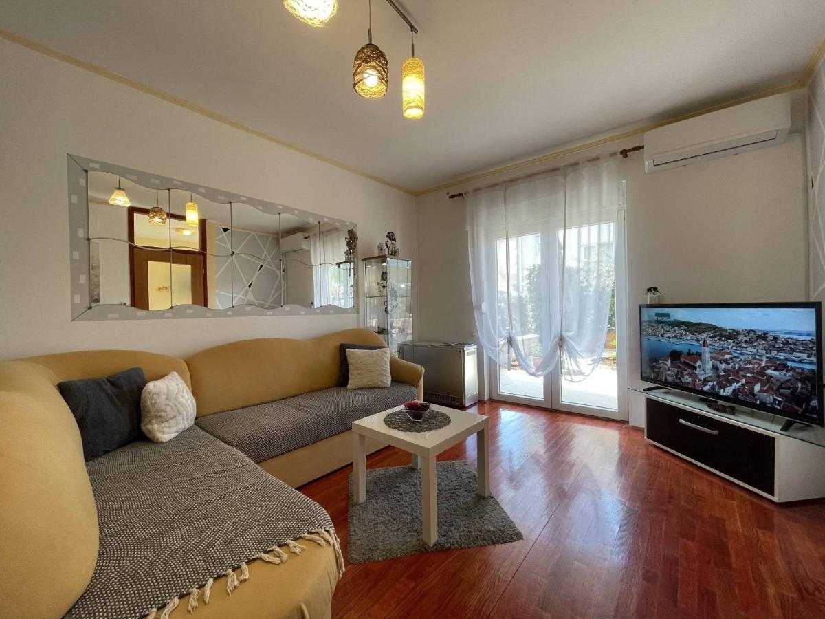 Apartment Malu Pula Bagian luar foto