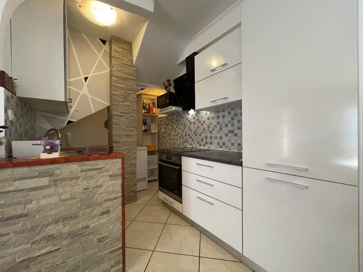 Apartment Malu Pula Bagian luar foto