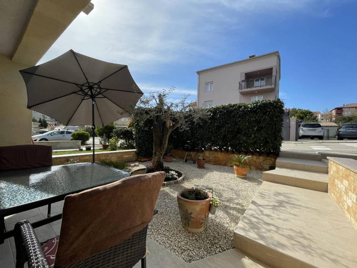Apartment Malu Pula Bagian luar foto