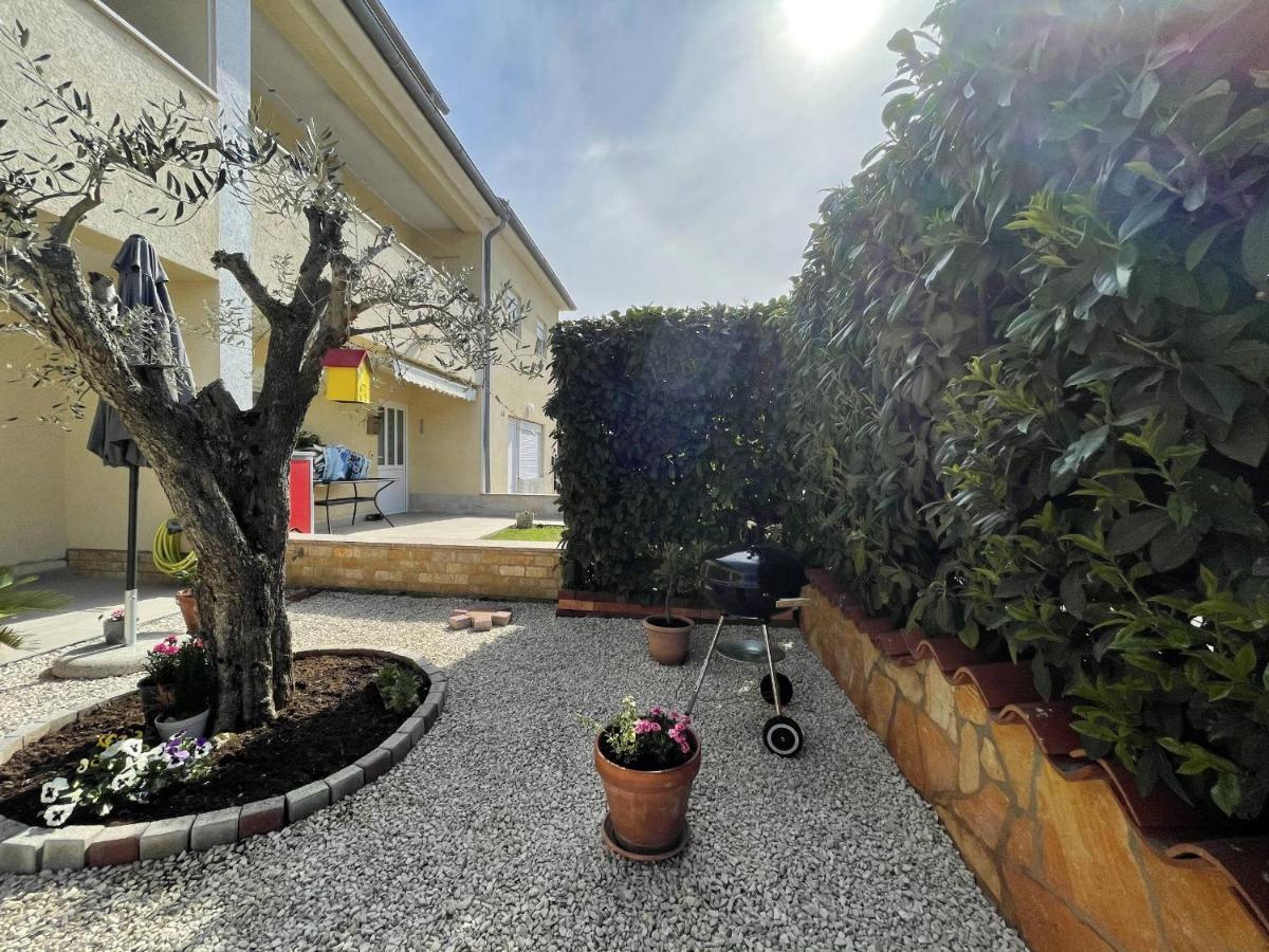Apartment Malu Pula Bagian luar foto